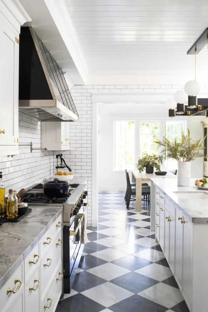 A Timeless Black and White Kitchen – Lizz Duffy Lifestyle